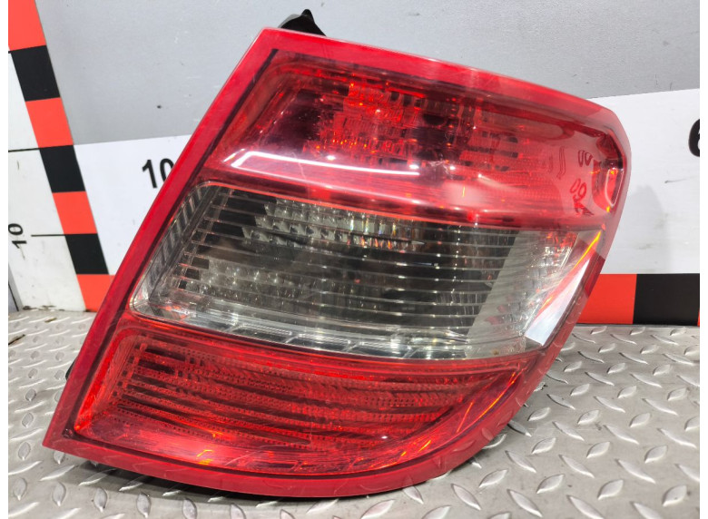 Фонарь задний правый к Mercedes C W204, 2007г.