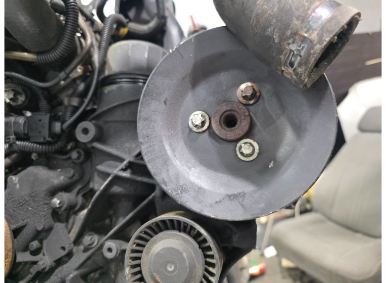 Насос гидроусилителя руля к Mercedes Vito W638, 2000г.