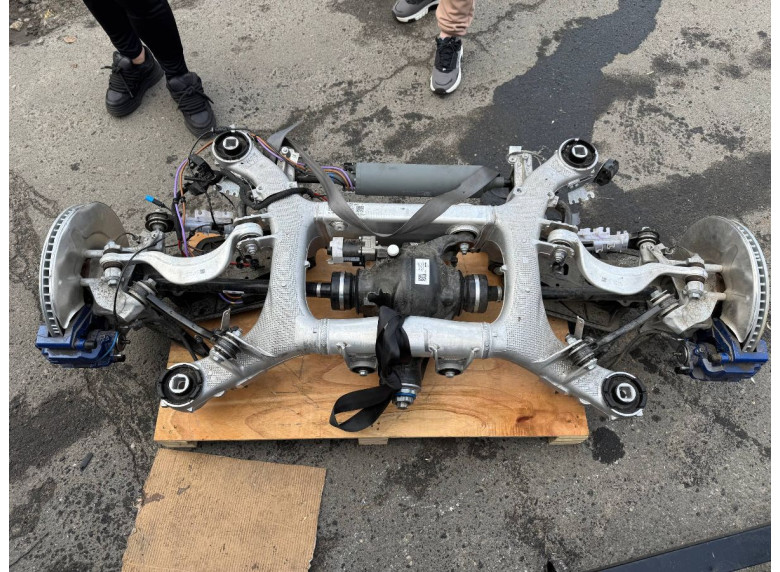 Балка подвески задняя к BMW XM G09, 2024г.