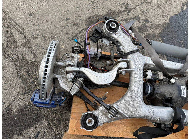 Балка подвески задняя к BMW XM G09, 2024г.