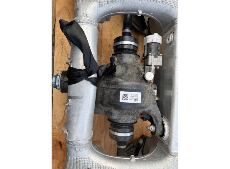 Балка подвески задняя к BMW XM G09, 2024г.