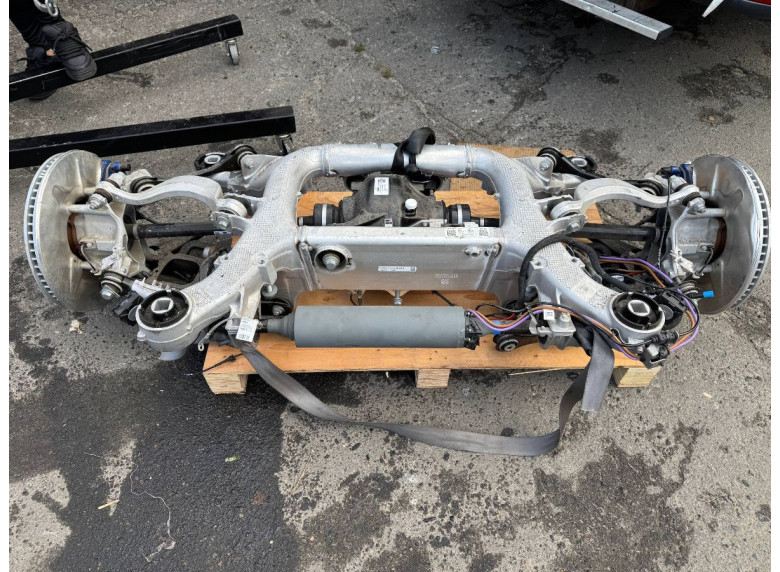 Балка подвески задняя к BMW XM G09, 2024г.