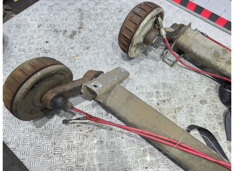 Балка подвески задняя к Schwarzmueller Полуприцеп, 2015г.