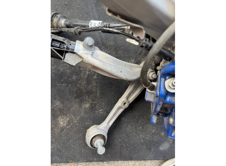 Кулак поворотный правый к BMW XM G09, 2024г.