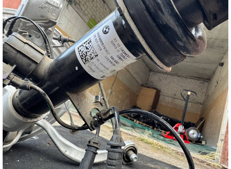 Амортизатор передний к BMW XM G09, 2024г.