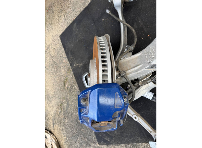 Комплект тормозов (диски и суппорта) к BMW XM G09, 2024г.