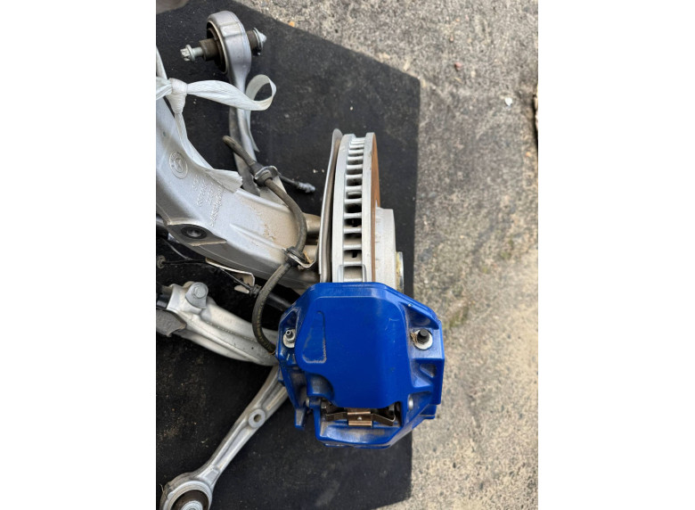 Комплект тормозов (диски и суппорта) к BMW XM G09, 2024г.