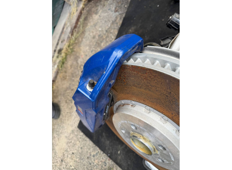 Комплект тормозов (диски и суппорта) к BMW XM G09, 2024г.