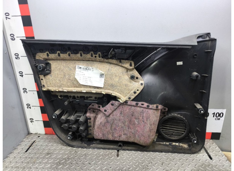 Обшивка двери передней правой (дверная карта) к Volkswagen Golf, 2013г.