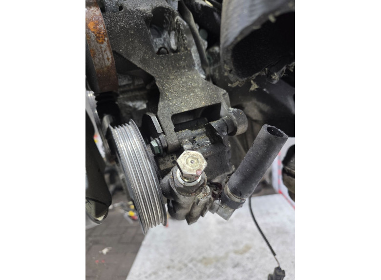 Насос гидроусилителя руля к Audi A4, 2001г.