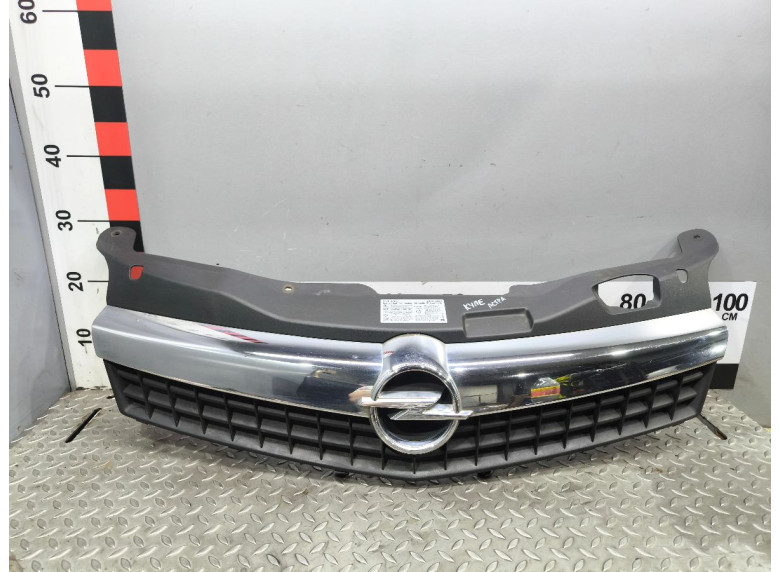 Решетка радиатора к Opel Astra, 2007г.