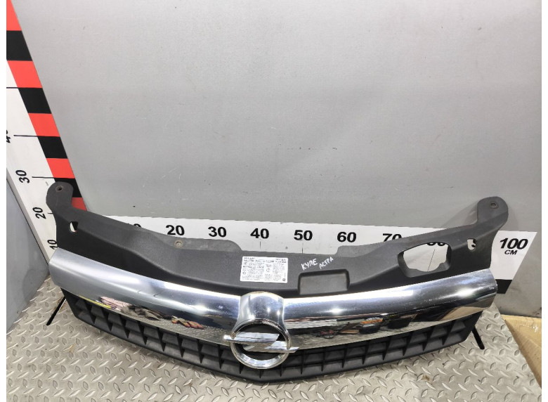 Решетка радиатора к Opel Astra, 2007г.