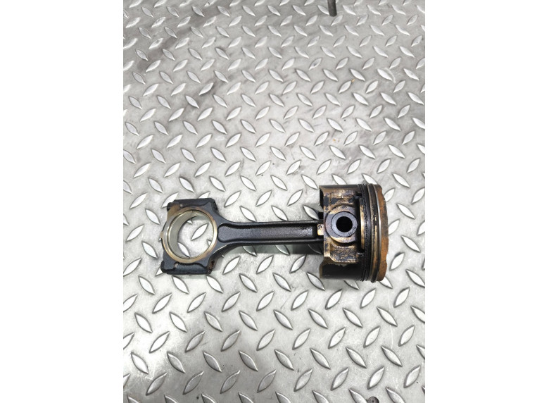 Поршень к Nissan Tiida