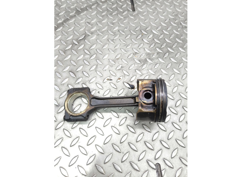 Поршень к Nissan Tiida