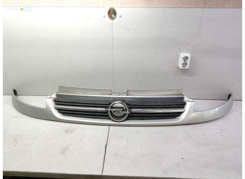 Решетка радиатора к Opel Vivaro undefined г.