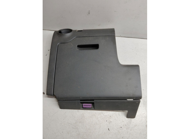 Накладка декоративная на торпедо к Seat Alhambra, 2004г.