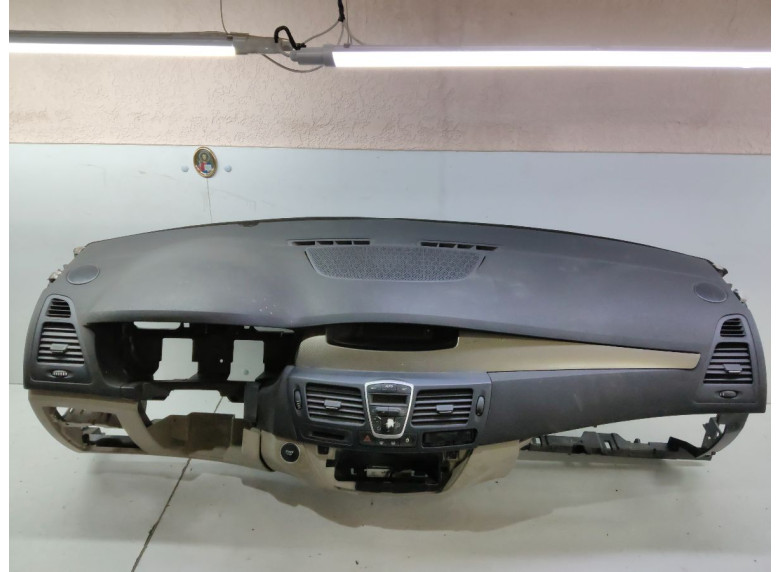 Панель передняя салона (торпедо) к Renault Laguna, 2010г.