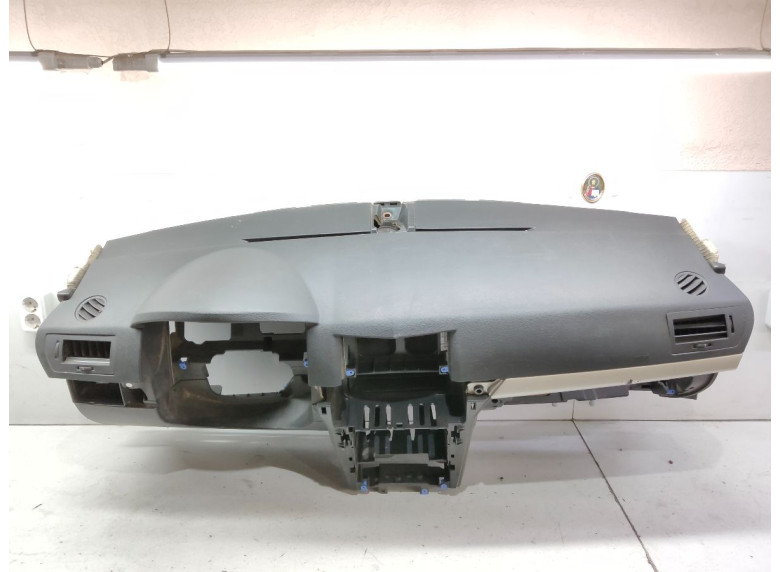 Панель передняя салона (торпедо) к Opel Astra, 2007г.