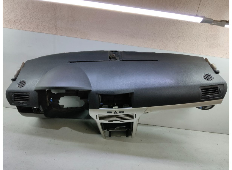 Панель передняя салона (торпедо) к Opel Astra, 2007г.