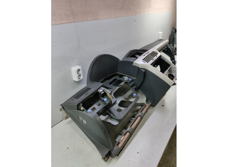 Панель передняя салона (торпедо) к Opel Astra, 2007г.