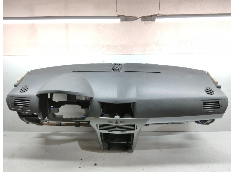 Панель передняя салона (торпедо) к Opel Astra, 2007г.