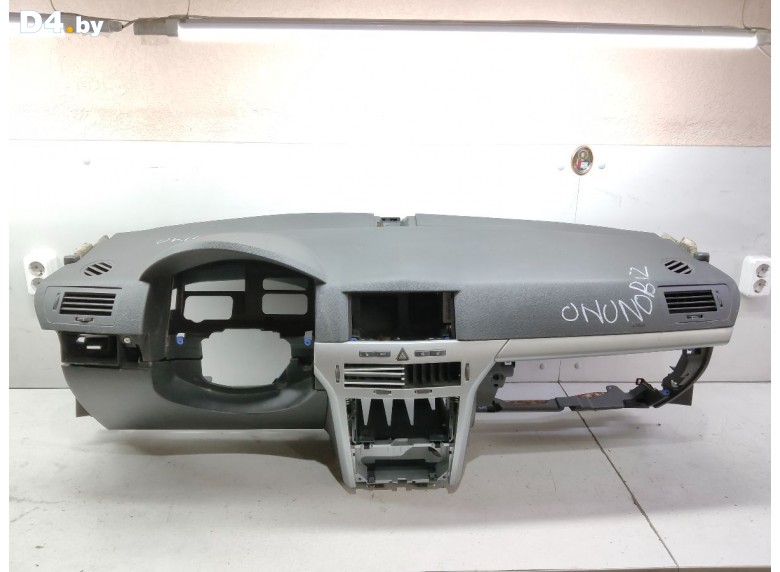 Панель передняя салона (торпедо) к Opel Astra undefined г.