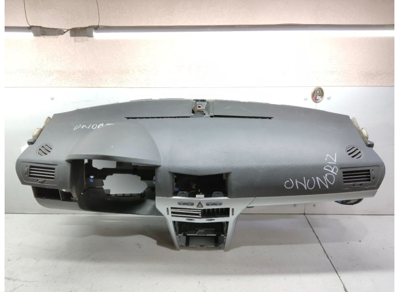 Панель передняя салона (торпедо) к Opel Astra, 2007г.