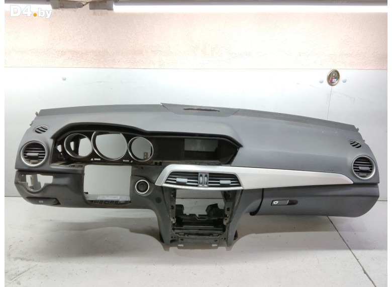 Панель передняя салона (торпедо) к Mercedes CW204 undefined г.