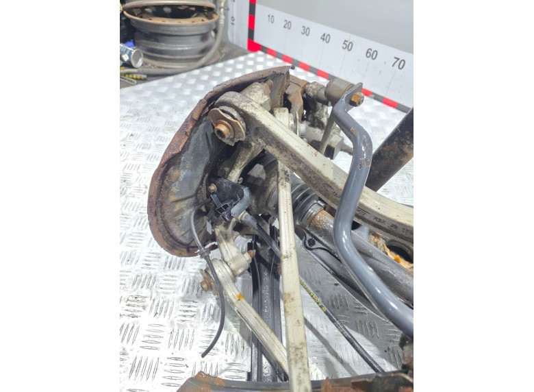 Ступица задняя правая к Mercedes C W204, 2011г.