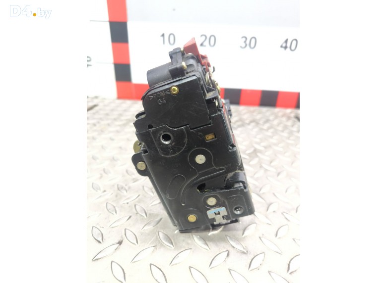 Замок двери передней левой к Volkswagen Touran undefined г.