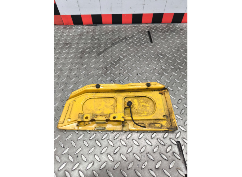 Лючок топливного бака к Mercedes Sprinter, 2010г.