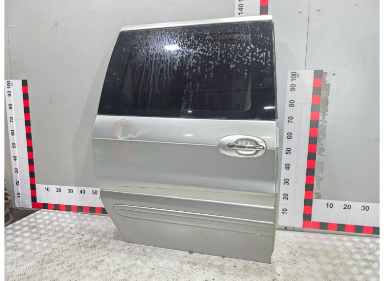 Дверь сдвижная правая к Kia Carnival, 2001г.