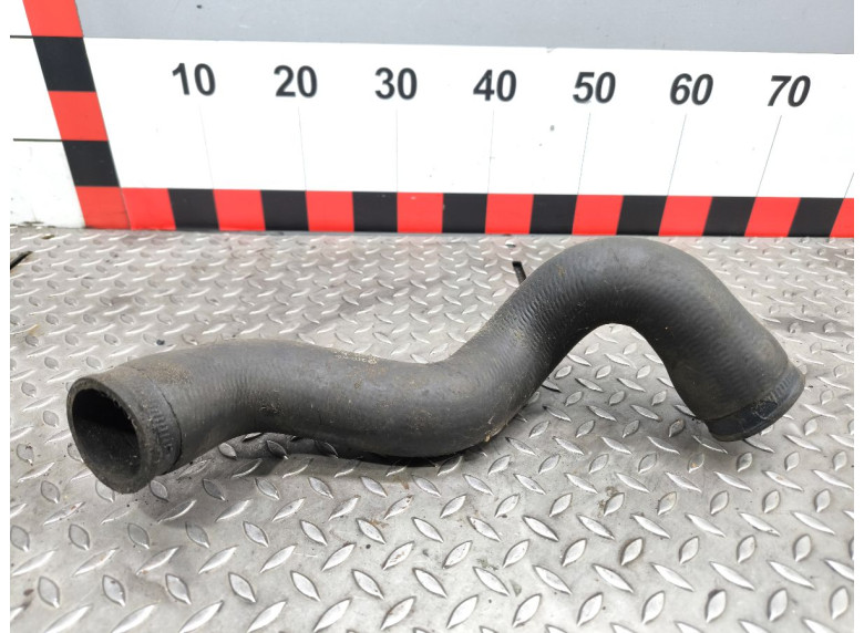 Патрубок интеркулера к Volkswagen Passat, 2001г.