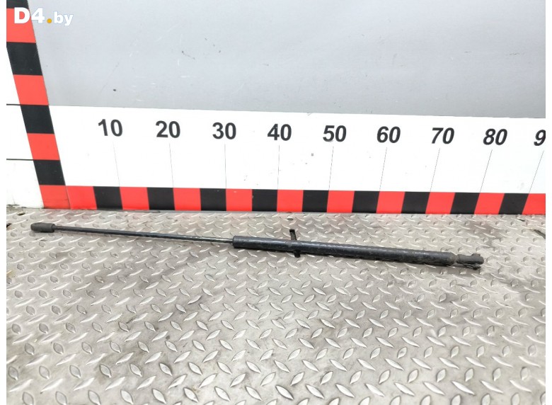 Амортизатор капота к Audi A4 undefined г.