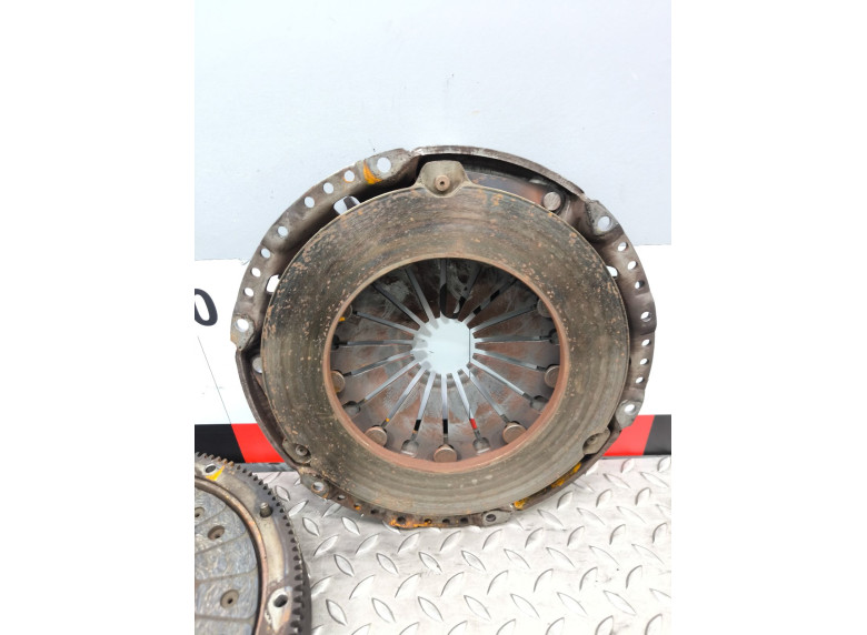 Комплект сцепления к Volkswagen Passat, 1995г.