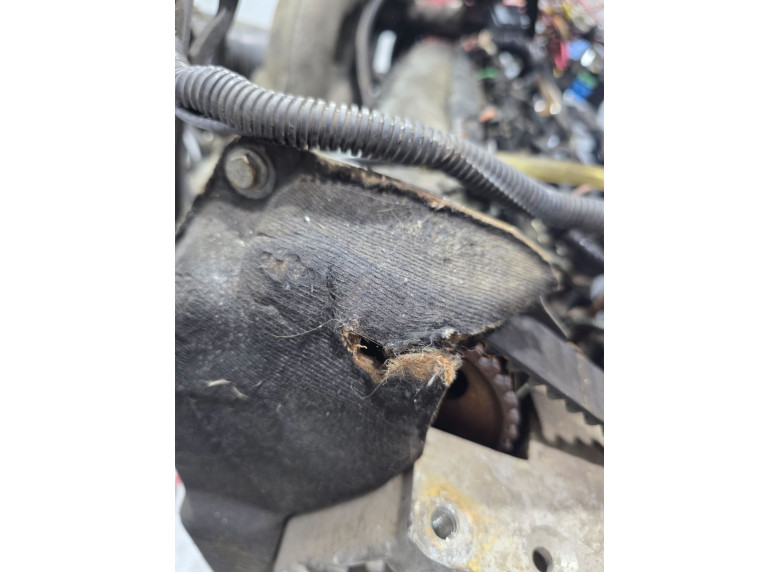 Защита (кожух) ремня ГРМ к Renault Trafic, 2004г.