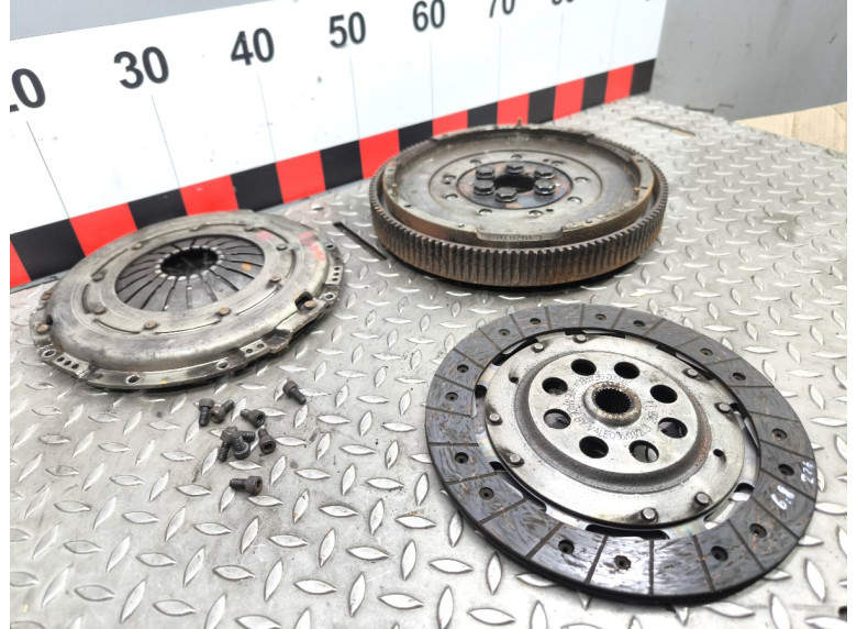 Комплект сцепления к Volkswagen Golf, 2006г.