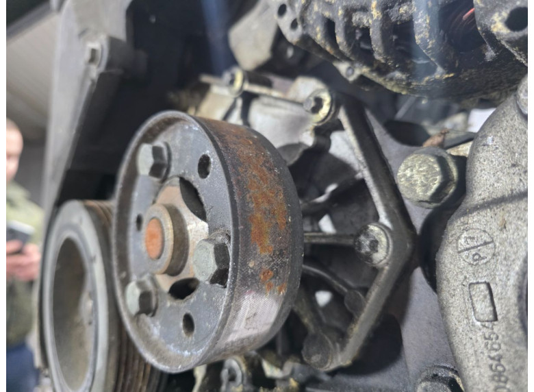 Шкив помпы к Renault Megane, 2000г.