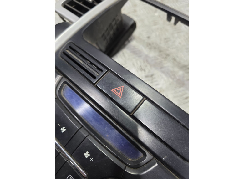 Кнопка аварийной сигнализации к Geely SC7, 2013г.