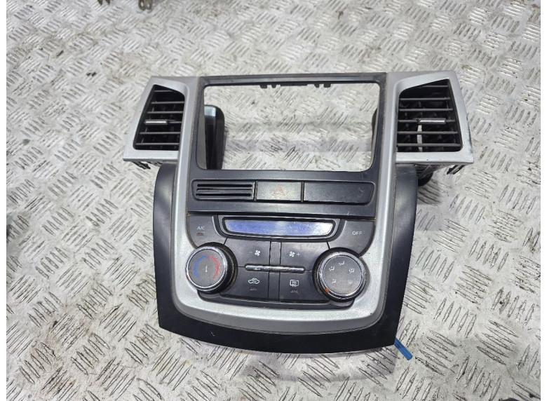 Рамка под магнитолу к Geely SC7, 2013г.