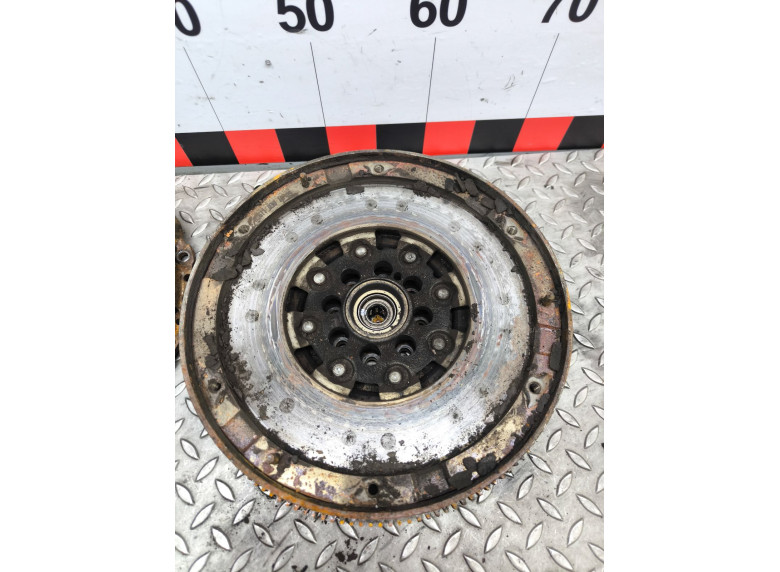 Маховик к Mercedes C W203, 2003г.