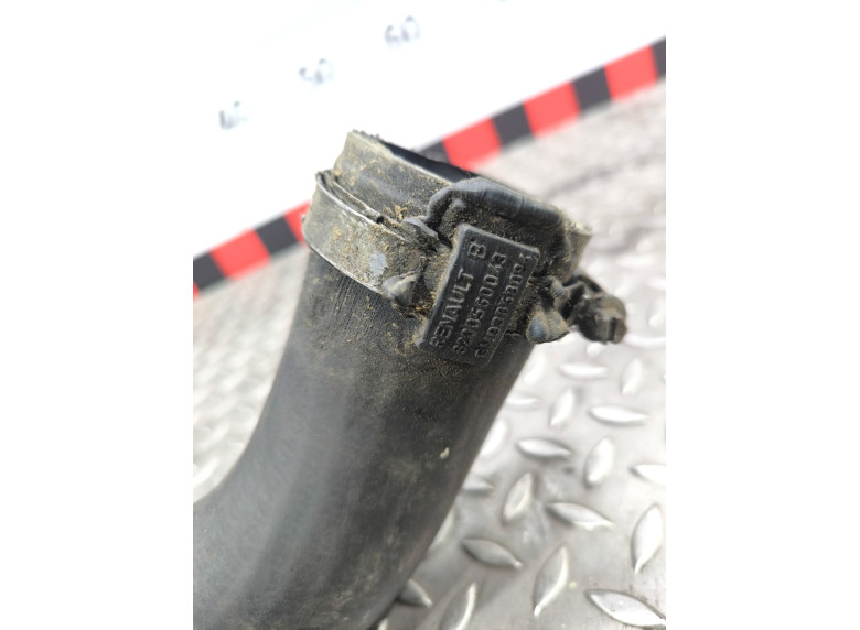 Патрубок интеркулера к Renault Trafic, 2006г.