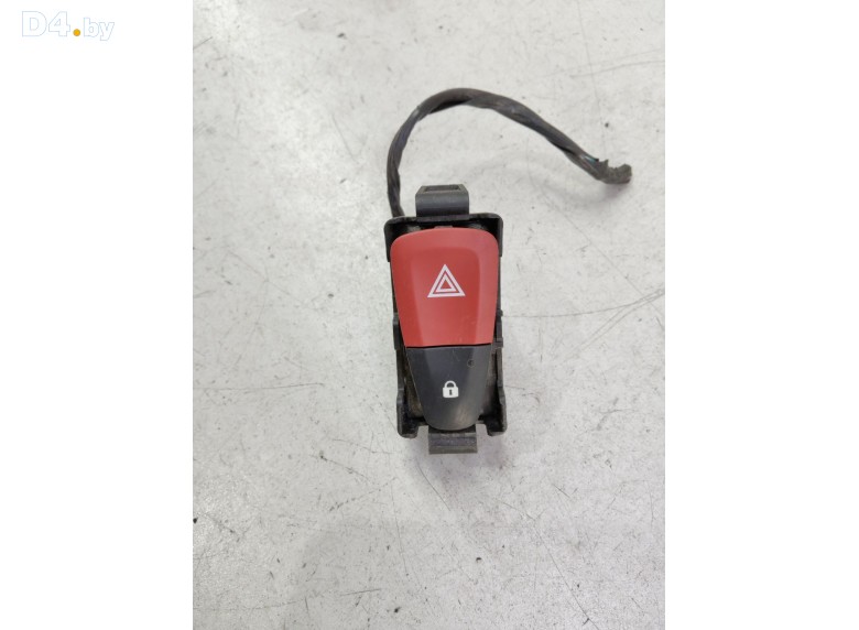 Кнопка аварийной сигнализации к Renault Megane undefined г.