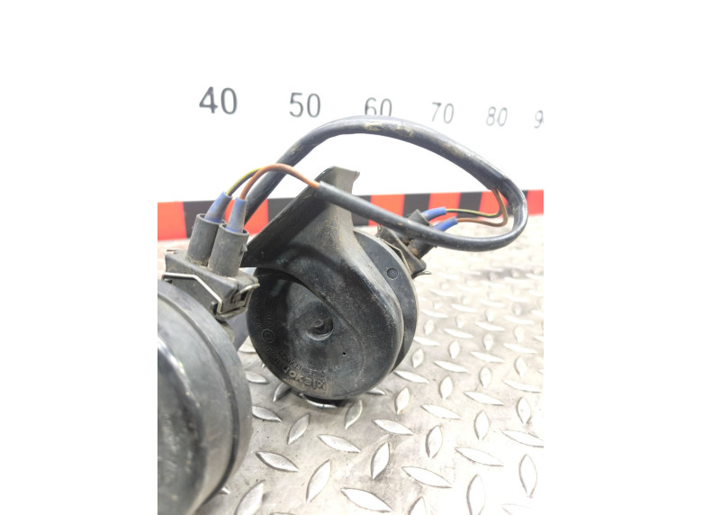 Сигнал (клаксон) к Volkswagen Passat, 1999г.