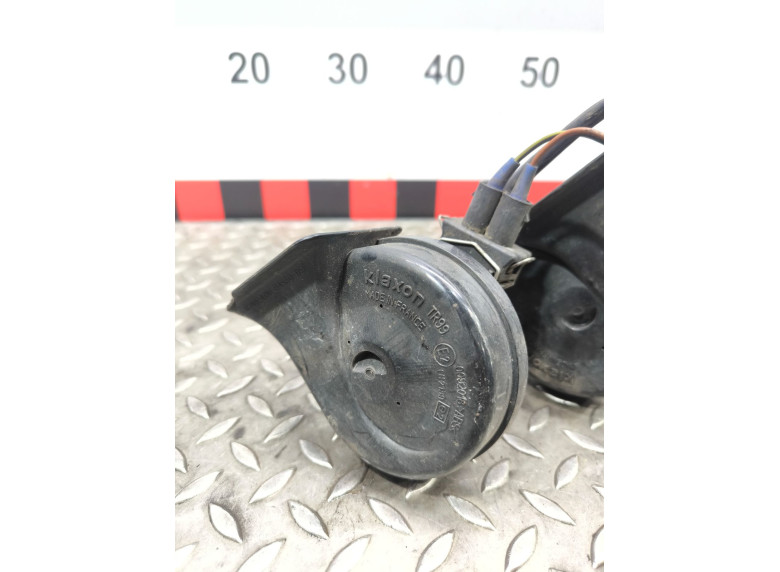 Сигнал (клаксон) к Volkswagen Passat, 1999г.