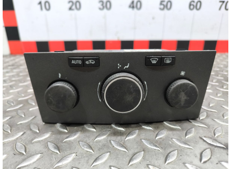 Блок управления печки/климат-контроля к Opel Astra, 2005г.