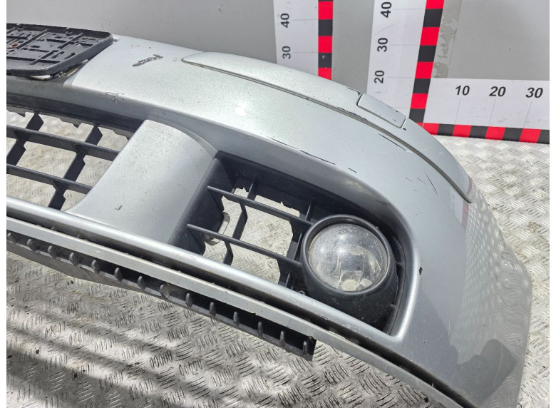 Бампер передний к Volkswagen Golf, 2005г.
