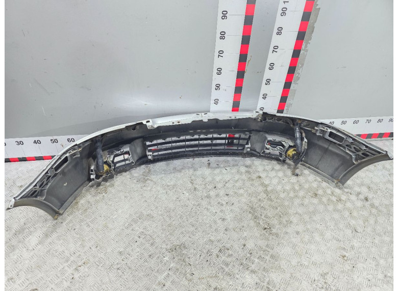 Бампер передний к Volkswagen Golf, 2005г.