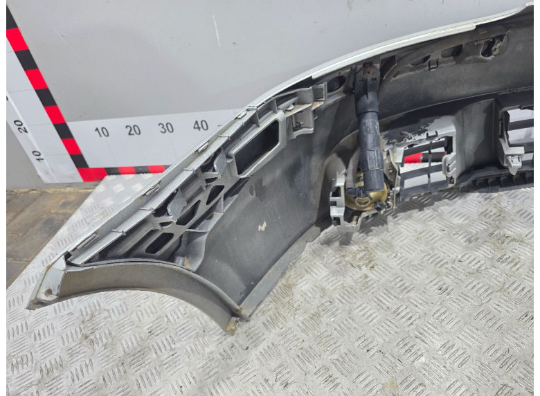 Бампер передний к Volkswagen Golf, 2005г.