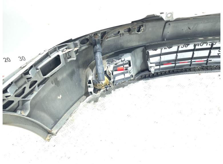 Бампер передний к Volkswagen Golf, 2005г.